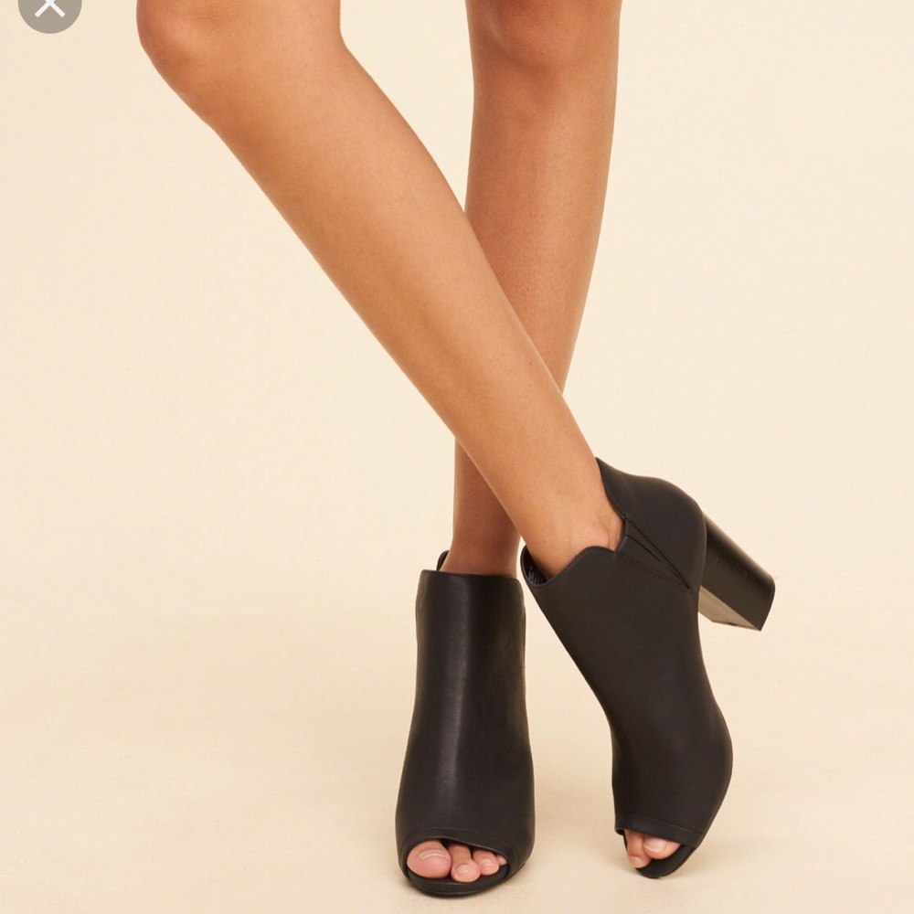 Madden Girl Fiizzle Bootie 8